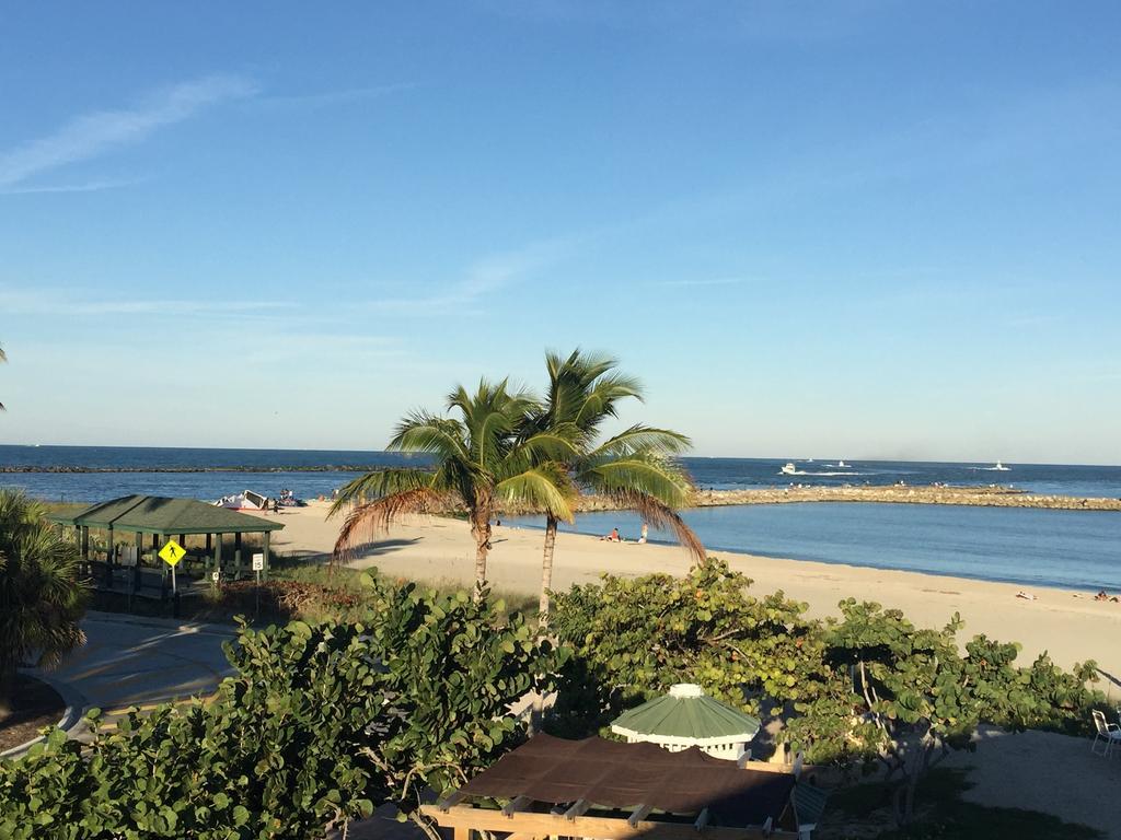 Rhumcay Beach Resort And Grille Fort Pierce Esterno foto
